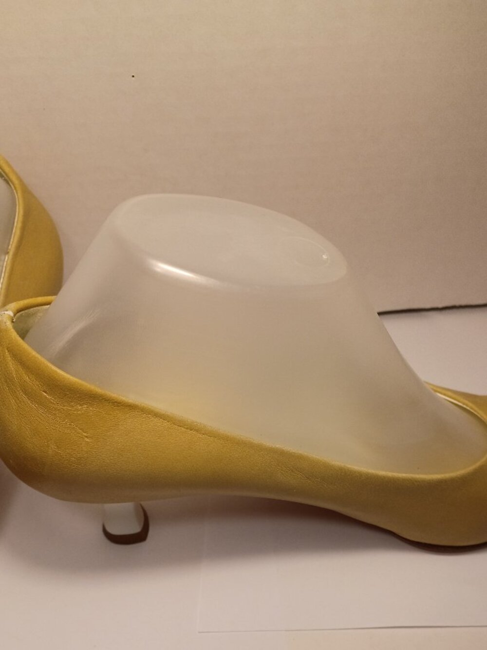 ***BLOW OUT SALE****Salvatore Ferragamo Cap Toe Heels Shoes - Picture 6 of 13
